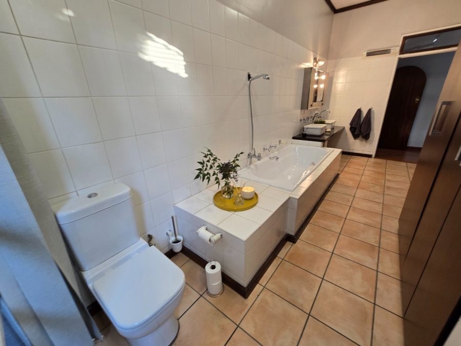 5 Bedroom Property for Sale in Dan Pienaar Free State